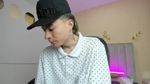 Snapshot of nascary_fox chatting on May 31, 12:45 pm Nascary Fox online show from May 31, 12:45 pm