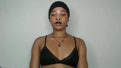 bella online show from November 17, 6:14 pm