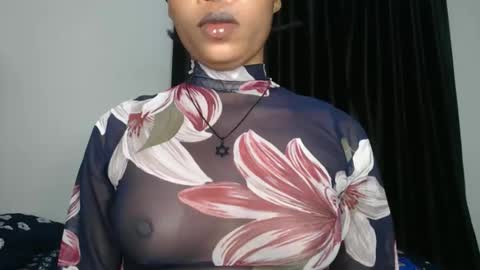 bella online show from December 5, 8:49 pm