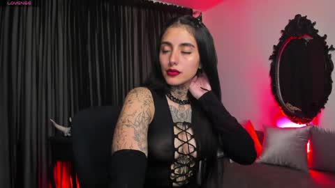 Snapshot of nasty_alice1 chatting on May 9, 4:50 am Goddess Alice online show from May 9, 4:50 am