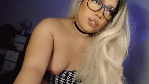 NANCYbinay online show from December 20, 4:46 pm