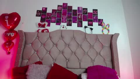nat_evans8 online show from July 12, 11:07 pm