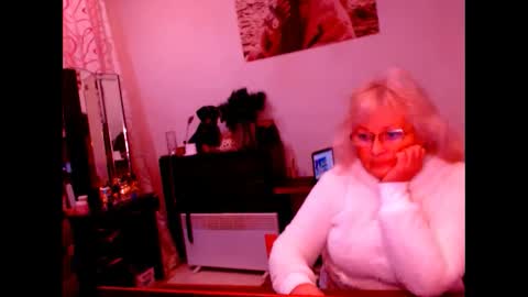 Snapshot of natali7634 chatting on December 9, 6:12 am natali online show from December 9, 6:12 am