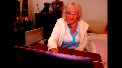 Snapshot of natali7634 chatting on December 14, 3:40 am natali online show from December 14, 3:40 am