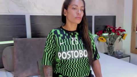 Snapshot of natalia_cruzz chatting on June 8, 12:49 pm Nata online show from June 8, 12:49 pm