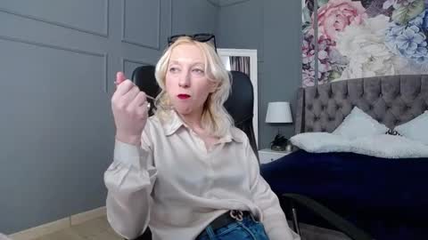 Natalie online show from March 3, 7:21 am