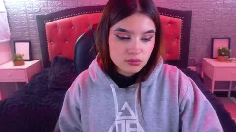 natalie  online show from November 8, 3:29 am