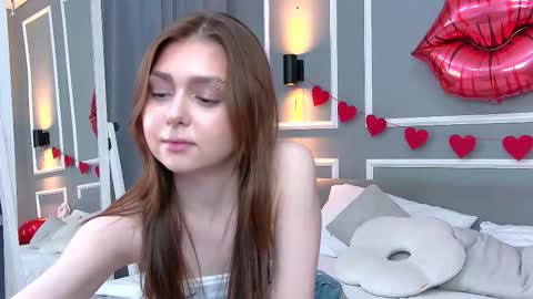 nataliecroft online show from March 8, 7:01 am