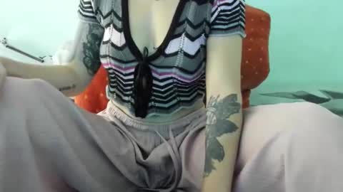 Snapshot of nataliehot2 chatting on December 14, 12:38 am nat online show from December 14, 12:38 am