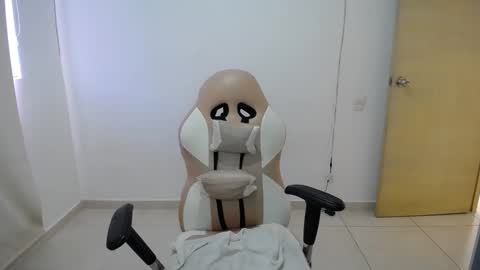 natalielabellex1 online show from December 5, 8:05 pm