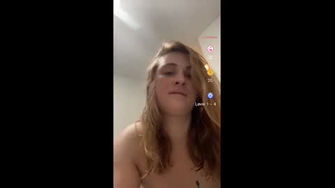 Snapshot of natalielynn4216 chatting on January 19, 12:36 am natalielynn4216 online show from January 19, 12:36 am