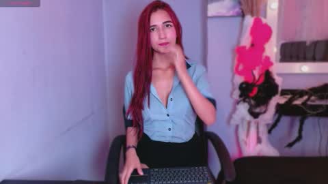 natalliapradas online show from October 29, 7:26 pm