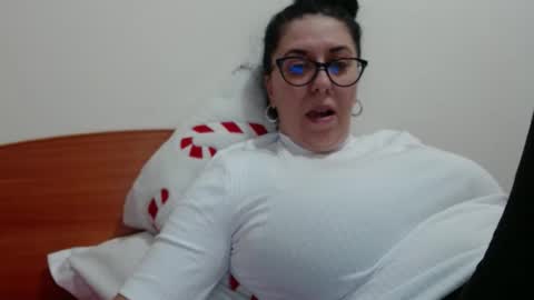 natally online show from February 8, 11:01 am