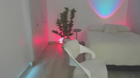 anatalybee online show from February 14, 9:22 pm