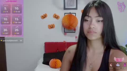 Nataly Escobar online show from October 28, 1:03 pm