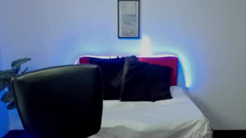 Nataly Escobar online show from February 3, 1:16 pm