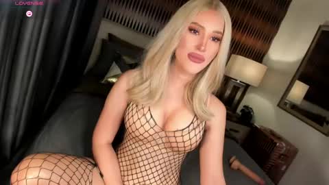 Snapshot of natasha2112 chatting on May 14, 3:35 am Natasha online show from May 14, 3:35 am