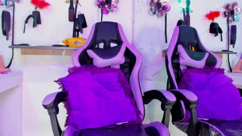 Snapshot of natasha_adams___ chatting on April 24, 11:18 pm NATASHA online show from April 24, 11:18 pm