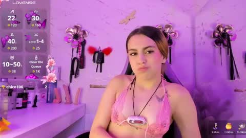 Snapshot of natasha_adams___ chatting on June 4, 10:05 pm NATASHA online show from June 4, 10:05 pm