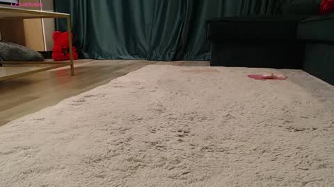 Naty  online show from April 3, 8:40 pm