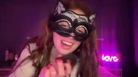 Natasha Saade online show from February 6, 1:25 pm