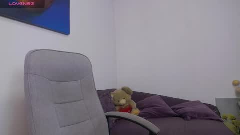 Snapshot of natashaboobs chatting on May 4, 7:37 am natashaboobs online show from May 4, 7:37 am