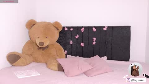 Snapshot of natashaparker__ chatting on October 6, 7:44 pm Natasha online show from October 6, 7:44 pm