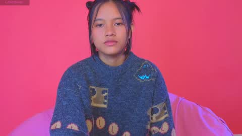 Natcha C online show from December 12, 1:43 am