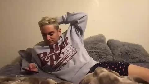 natetheexplorer online show from November 19, 6:46 am