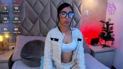 NATH QUIM online show from November 27, 8:22 pm