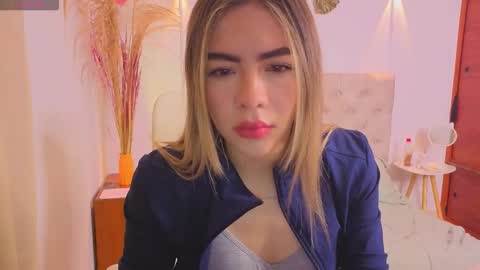 Snapshot of nathaaly_sky chatting on February 8, 8:18 am nathaly sky online show from February 8, 8:18 am