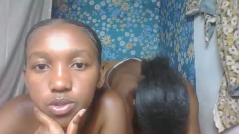 Snapshot of nathalia069 chatting on May 3, 7:25 am nathalia069 online show from May 3, 7:25 am