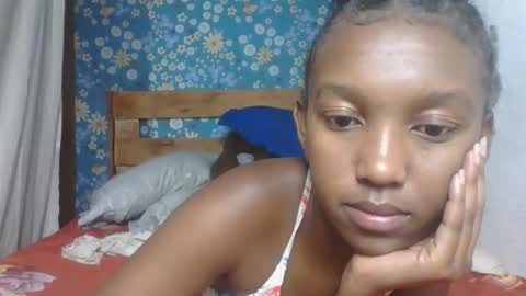 Snapshot of nathalia069 chatting on May 4, 7:59 am nathalia069 online show from May 4, 7:59 am