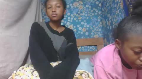 Snapshot of nathalia069 chatting on May 12, 3:25 am nathalia069 online show from May 12, 3:25 am