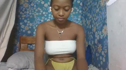 Snapshot of nathalia069 chatting on May 19, 11:38 am nathalia069 online show from May 19, 11:38 am