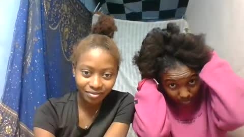 nathalia069 online show from June 18, 1:15 pm