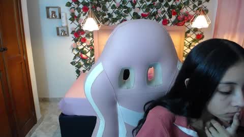 Snapshot of nathaliasweet_1_ chatting on January 7, 5:20 pm nathaliasweet_1_ online show from January 7, 5:20 pm