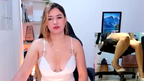 Snapshot of nathalie_29 chatting on October 3, 12:02 pm NATHALIE online show from October 3, 12:02 pm