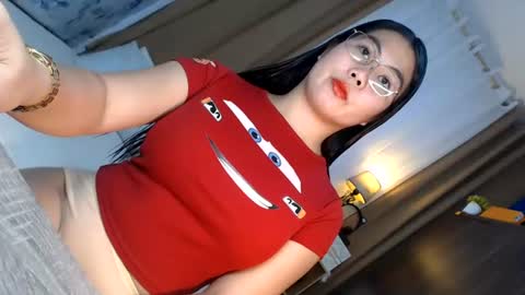 Snapshot of nathalie_hart chatting on July 16, 2:39 am Queen Marga online show from July 16, 2:39 am
