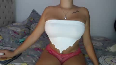 Snapshot of nathalie_rouse chatting on April 9, 1:49 am Natalia online show from April 9, 1:49 am