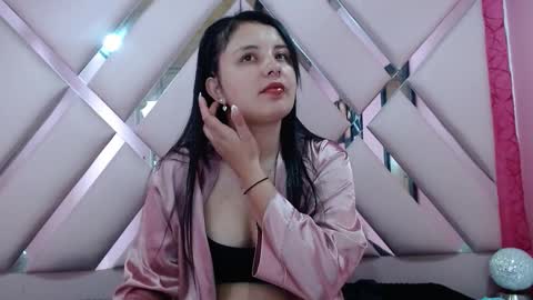 Snapshot of nathaly_low chatting on September 9, 3:06 am nathaly low online show from September 9, 3:06 am