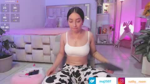 Snapshot of nathaly_star04 chatting on October 13, 2:22 am online show from October 13, 2:22 am