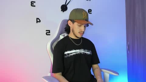   online show from April 8, 11:54 am