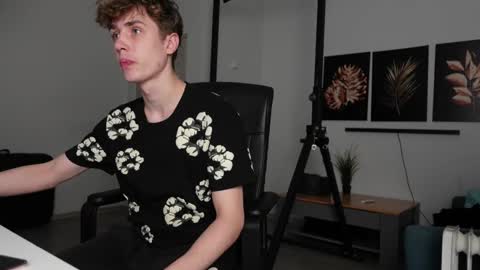 Snapshot of nathan_rusu chatting on November 9, 9:13 pm NATHAN RUSU online show from November 9, 9:13 pm