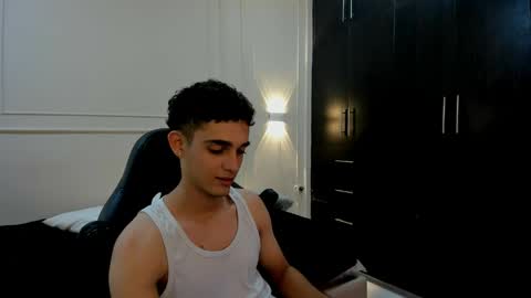nathan_shimmer online show from May 10, 5:23 am