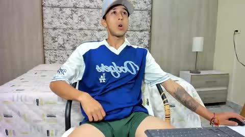 Snapshot of nathan_walkerr chatting on February 17, 2:41 am Nathan online show from February 17, 2:41 am