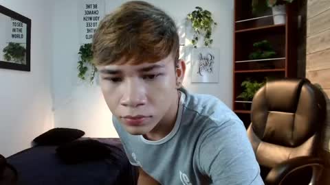 Snapshot of nathanclay chatting on May 23, 4:18 am nathanclay online show from May 23, 4:18 am