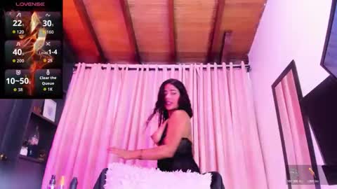 Snapshot of nathy_brown20 chatting on May 25, 10:38 pm nathy online show from May 25, 10:38 pm