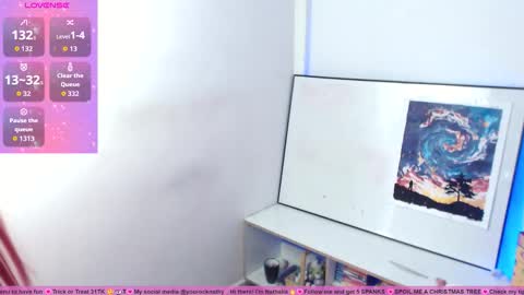 Nathalia online show from October 31, 6:31 pm