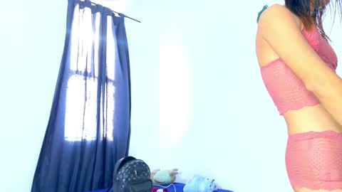 Snapshot of nati_sm chatting on December 20, 1:00 pm Nati online show from December 20, 1:00 pm